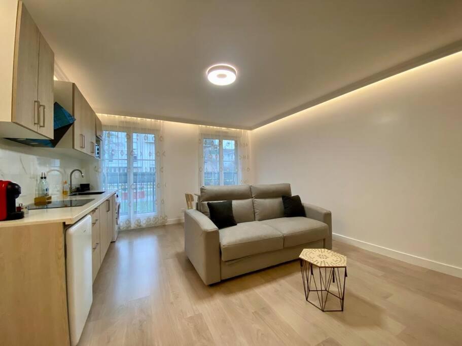 Suite Maximilien Near Disneyland Бюсси-Сен-Жорж Экстерьер фото